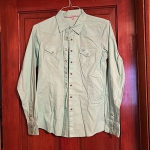 Women’s Cinch Button Down Shirt